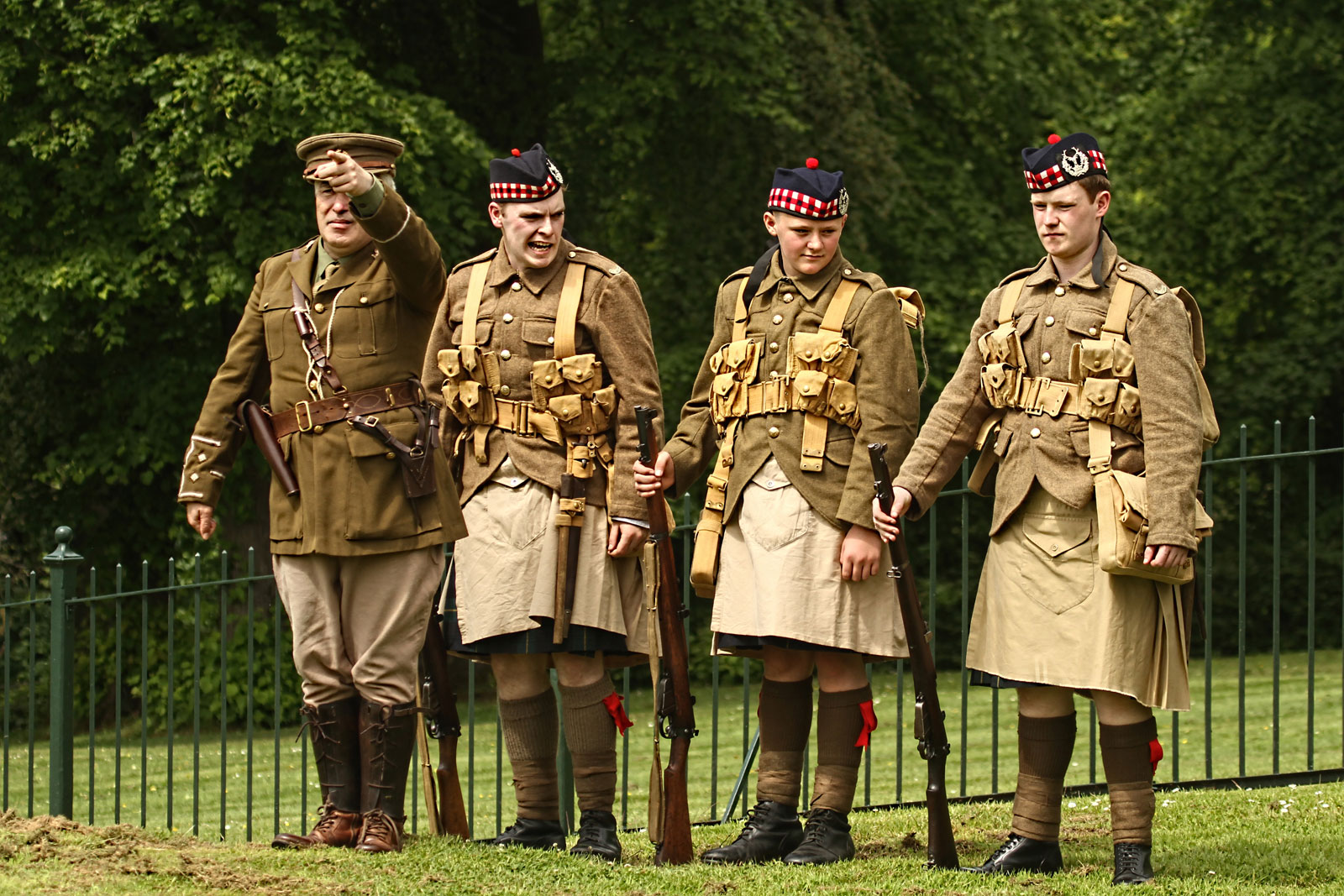 British WWI Military Uniforms: A Comprehensive Guide to Reenactment Gear and Historical Attire